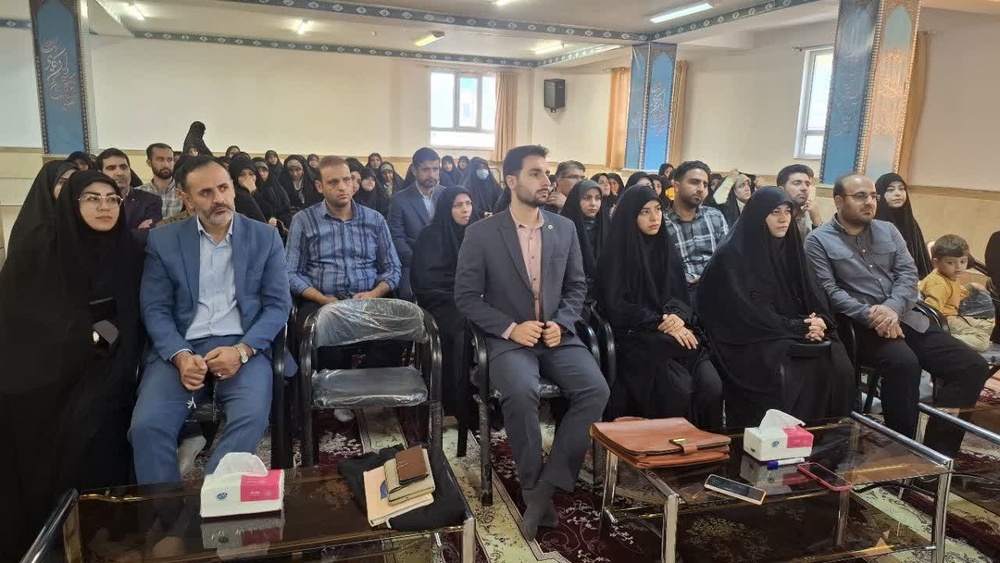 طلبگی، خانواده، تربیت؛ سه‌گانه اختتامیه اربعین تعالی سنندج