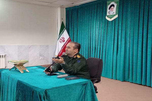 خواهران مبلغ در برابر جنگ شناختی سنگر تبیین را خالی نکنند