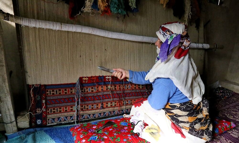 شهرداری‌ها بازارچه‌های خوداشتغالی بانوان سرپرست خانوار را توسعه دهند