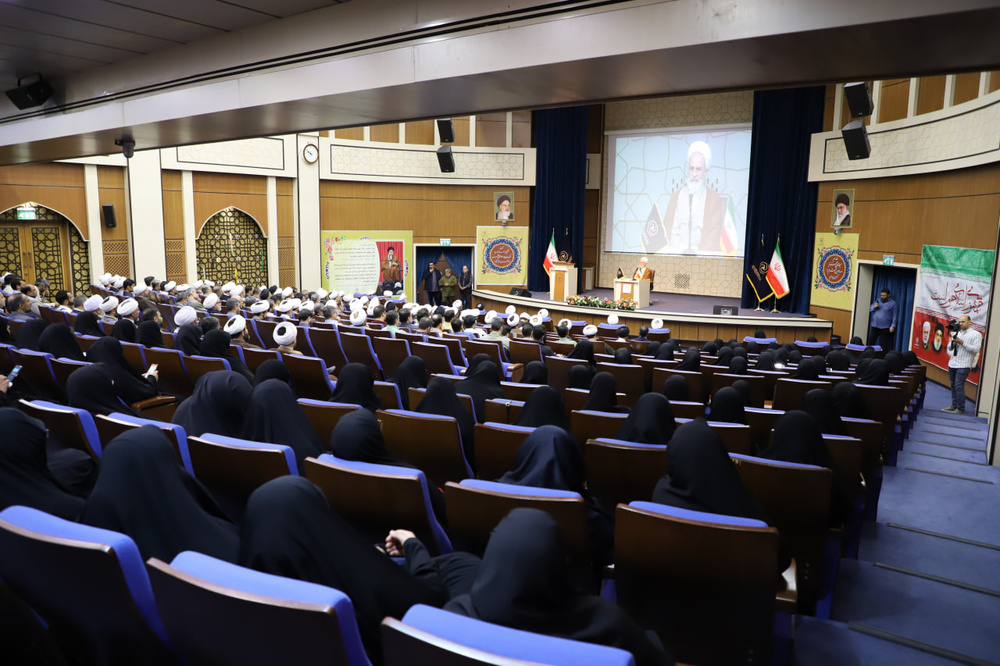 حوزه های خواهران پرچمدار تبیین تمدن اسلامی در برابر گفتمان غرب/ ۱۴ رسالت و مأموریت راهبردی حوزههای علمیه خواهران