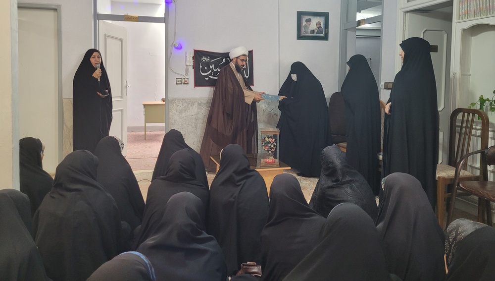 حوزه‌های علمیه محور هدایت جامعه و ضامن بقای معنویت‌اند