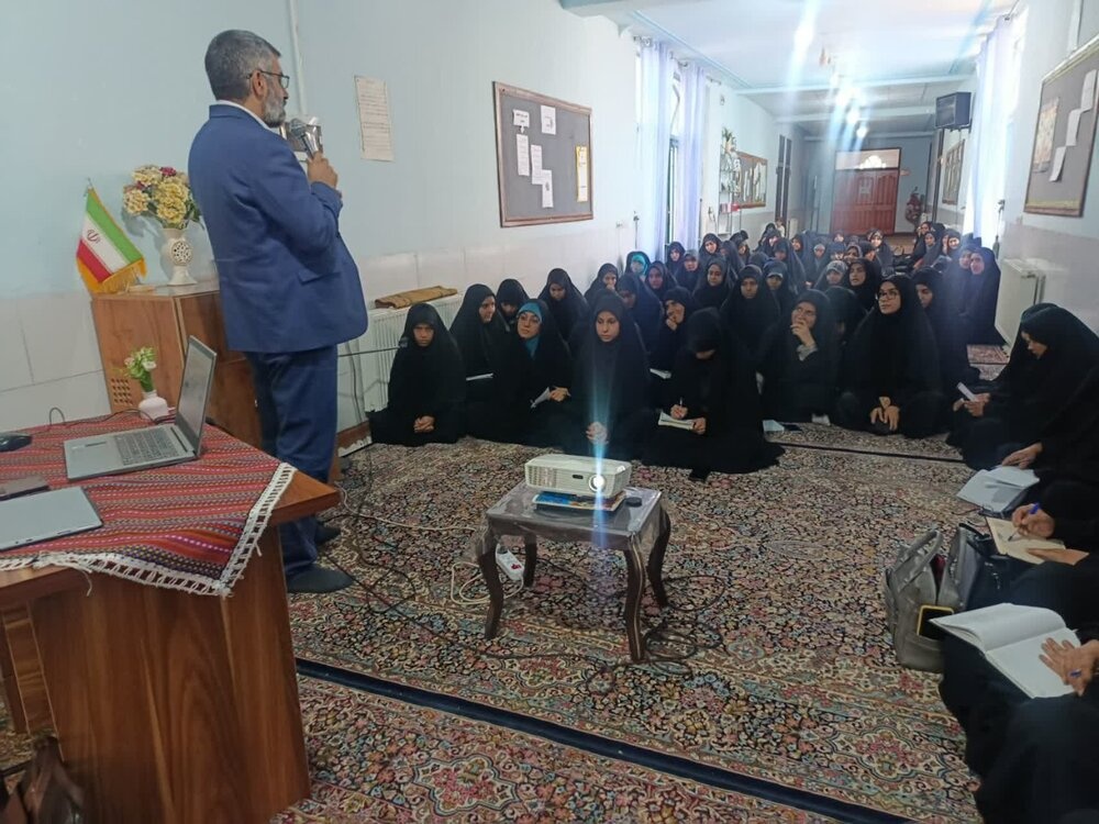 برگزاری کارگاه مشاوره‌ای کاهش تعارضات خانوادگی و همسرداری ویژه بانوان طلبه بم