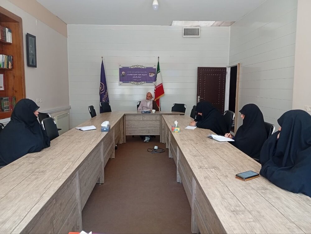 وظیفه ما در شرایط جنگ ترکیبی امیدآفرینی و روشنگری است