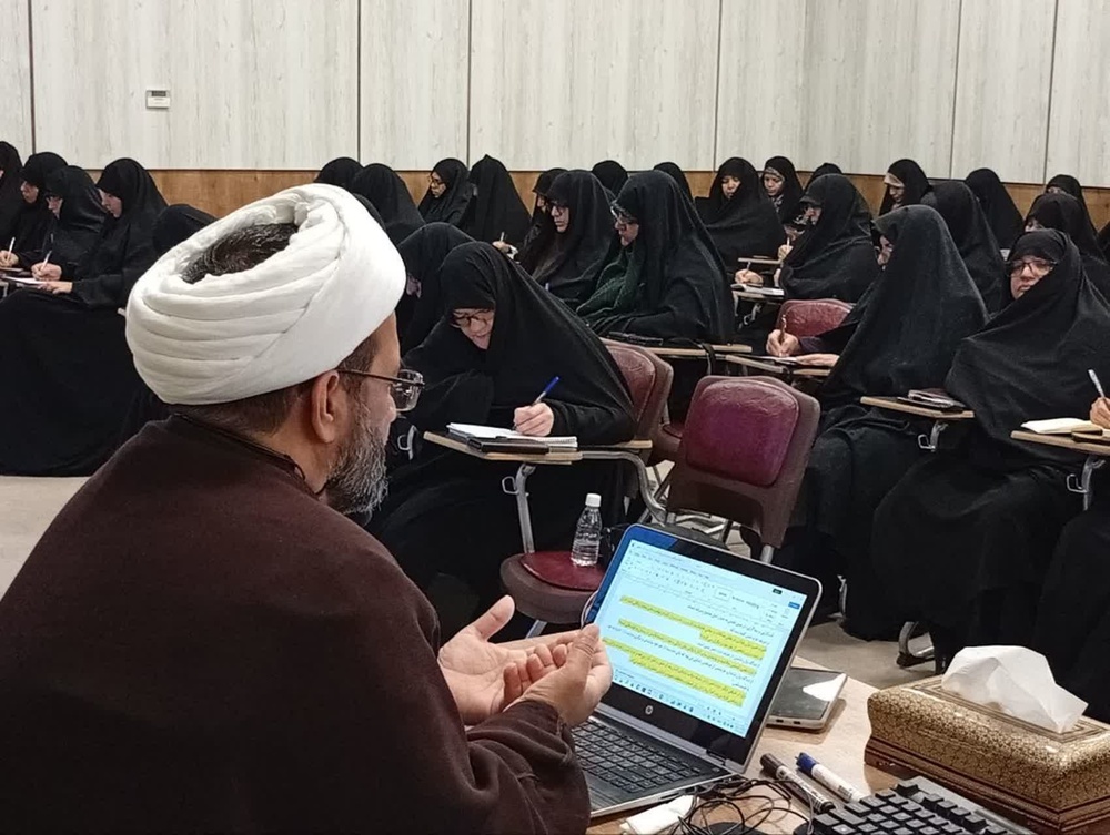 تصاویر/ برنامه ارتقائی کادر مدارس علمیه خواهران استان کرمان در مشهد مقدس