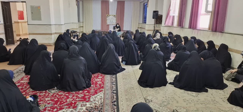 برگزار نشست تخصصی «سواد رسانه‌ای» در مدرسه علمیه سوسنگرد 