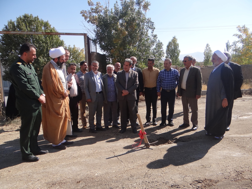 مراسم کلنگ‌زنی مدرسه علمیه حضرت زینب سلام الله علیها شهر آستانه