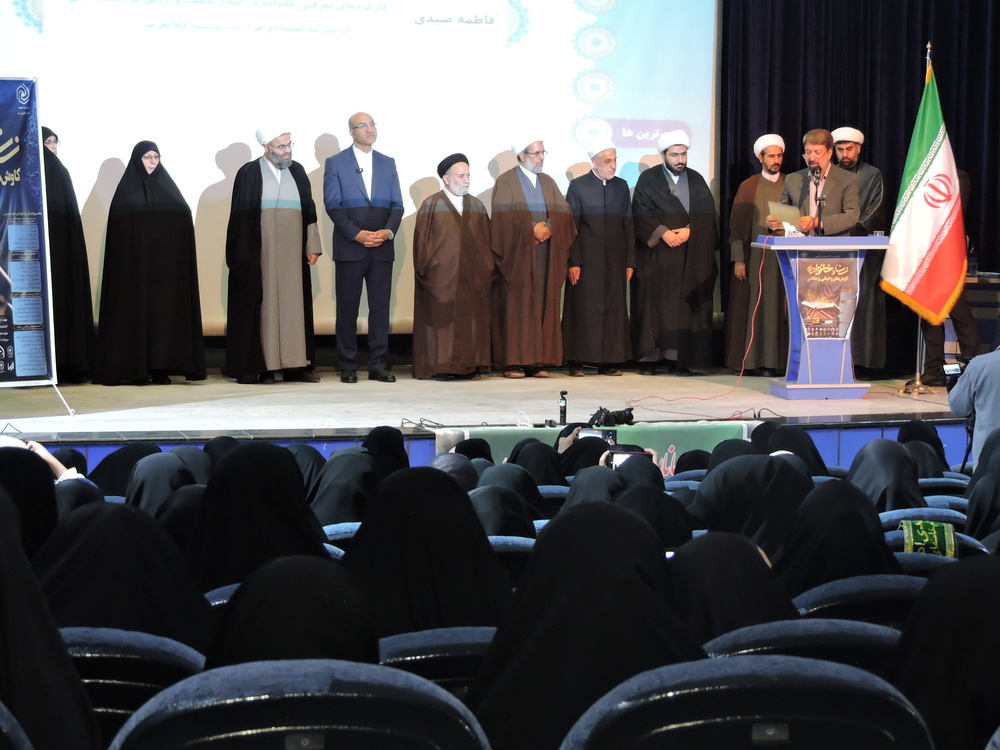 زن مؤمن ایرانی، محور پویایی خانواده و الگوی تمدن نوین اسلامی است