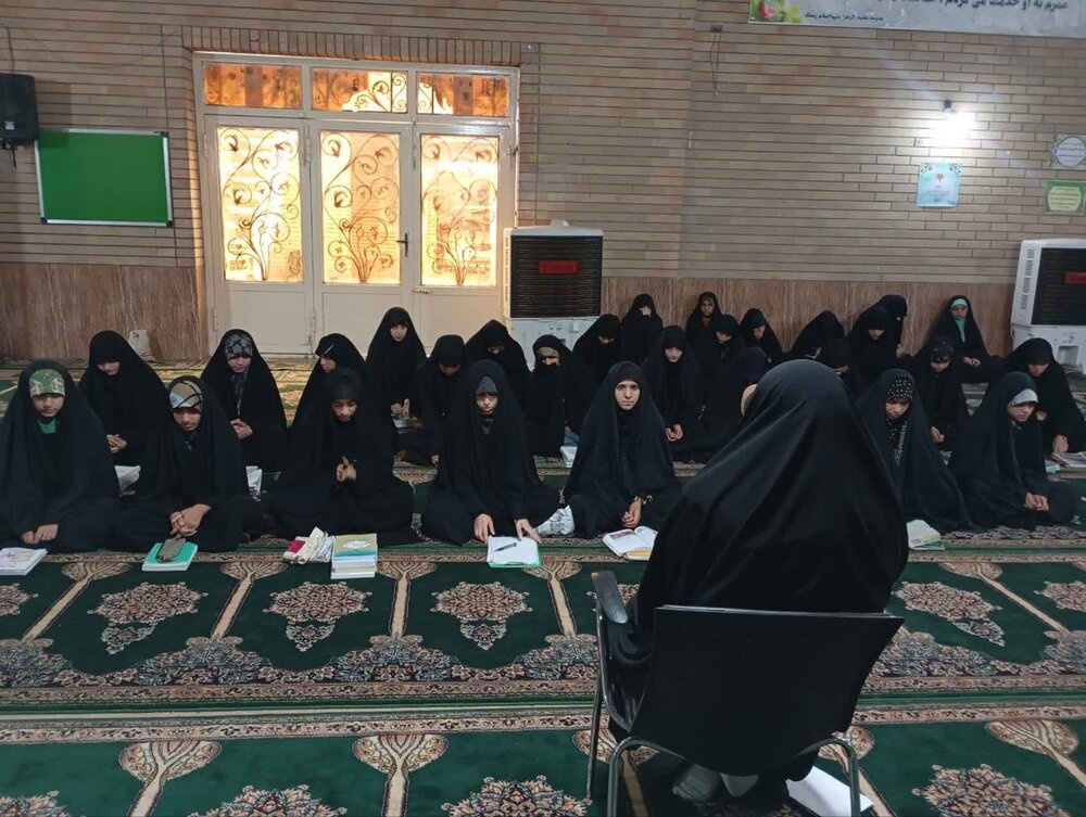 نماز شب تمرینی برای اخلاق‌مداری و دوری از بدی‌ها است