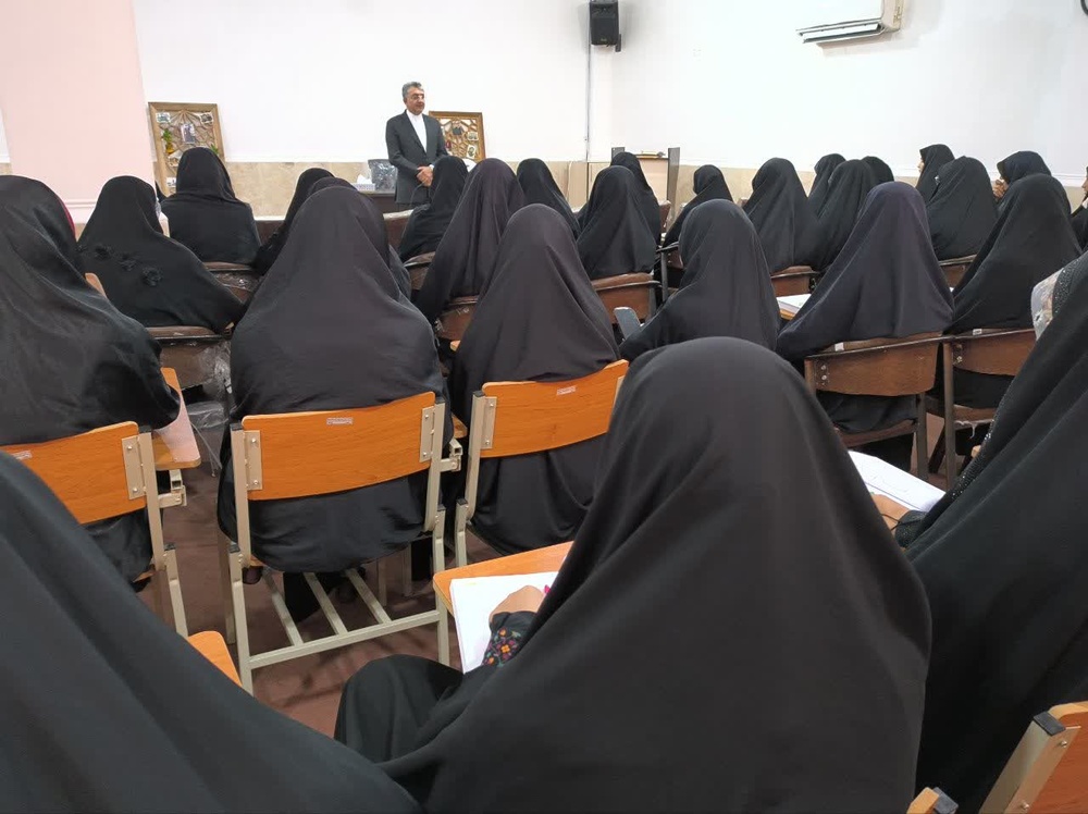 طلاب، خط مقدم جهاد تبیین در فضای مجازی؛ تولید «گزارش تصویری امید» علیه روایت‌های سیاه است