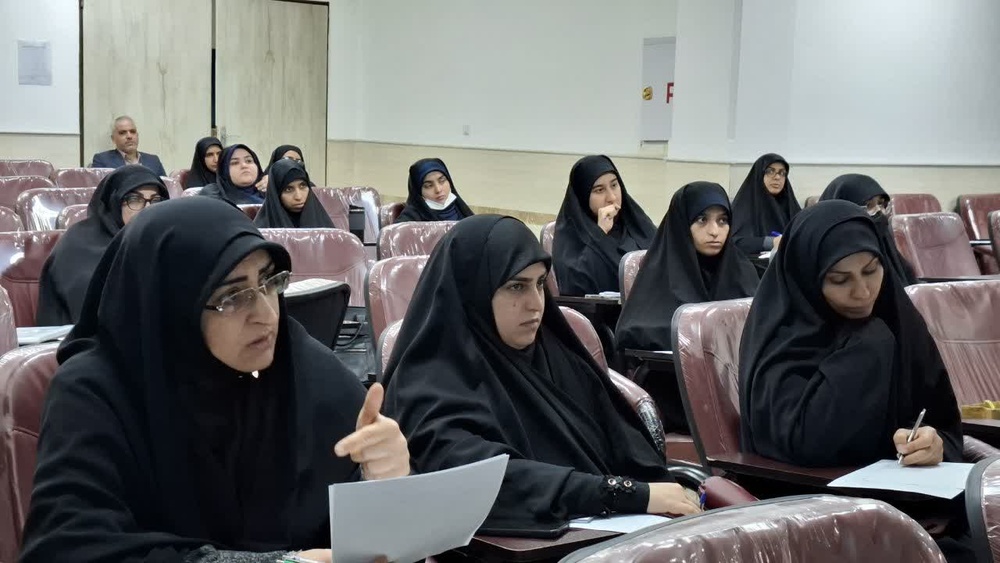 برگزاری دوره آموزشی تخصصی معاونین مالی مدارس علمیه خواهران استان خوزستان