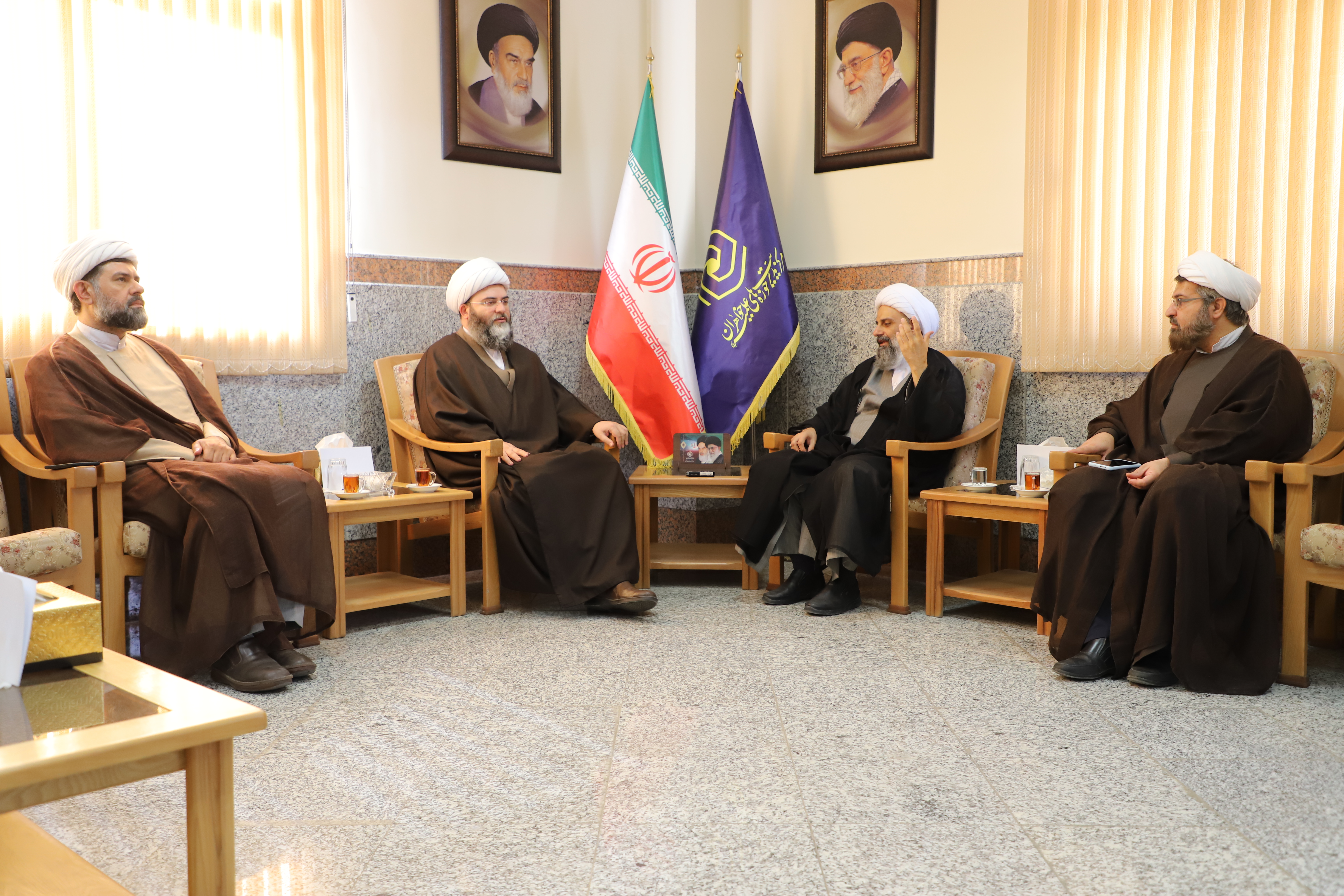 «زنان» پیشران تحولات سبک زندگی معاصر هستند/ تأکید بر همکاری و هم‌افزایی فی‌مابین حوزه‌های علمیه خواهران و سازمان تبلیغات اسلامی