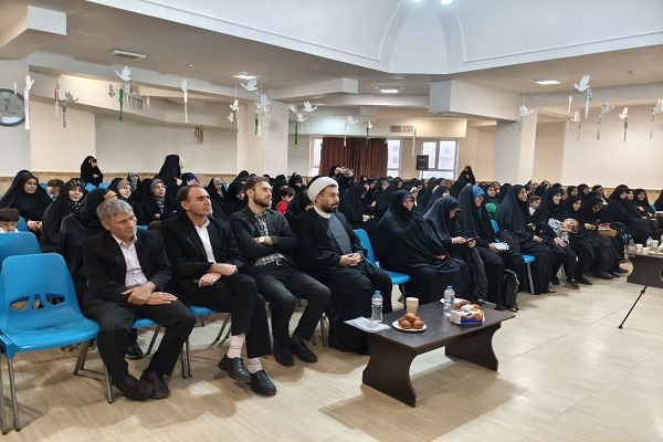 پشتیبانی کارهای اجتماعی از رسالت بانوان طلبه است