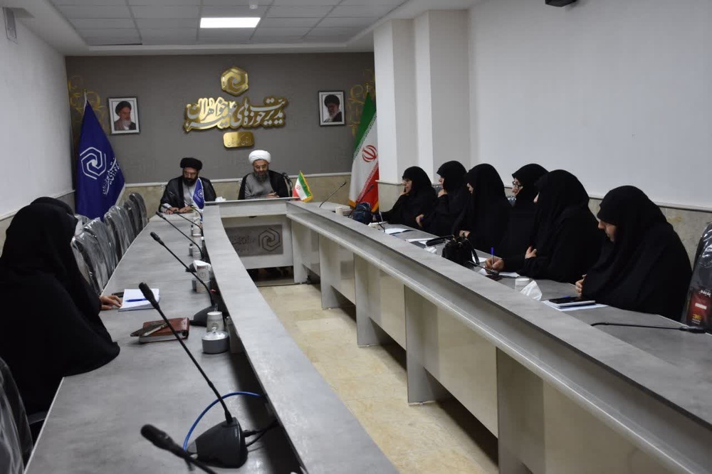 طلبهها میداندار ارتباط و اثرگذاری هستند