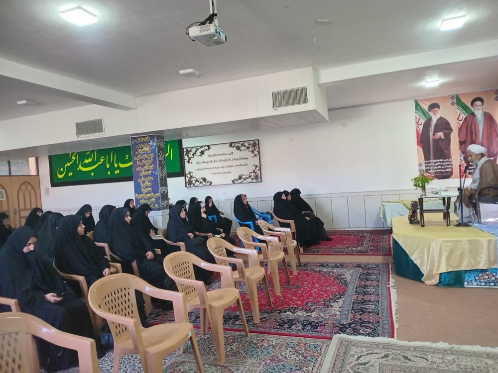 اخلاق در قرآن راهی به سوی رشد و رضایت الهی است