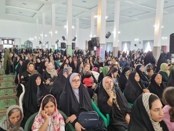 برپایی غرفه عفاف و حجاب و میز خدمت جهت مشاوره و پاسخگویی به سوالات شرعی