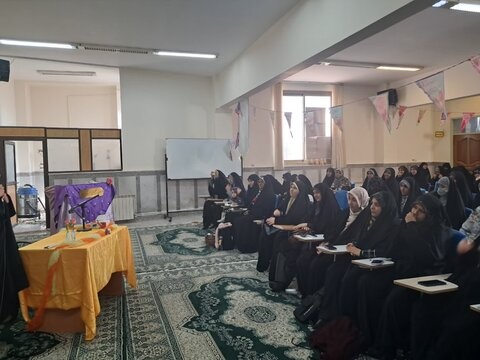 تصاویر/ برگزاری جشن ولادت حضرت زینب(س) در مدارس علمیه خواهران استان کرمان