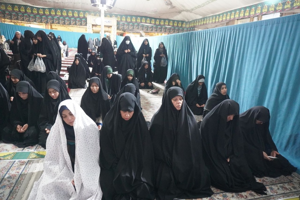 طلیعه حضور طلاب مدارس علمیه خواهران کرمان در گلزار شهدای کرمان