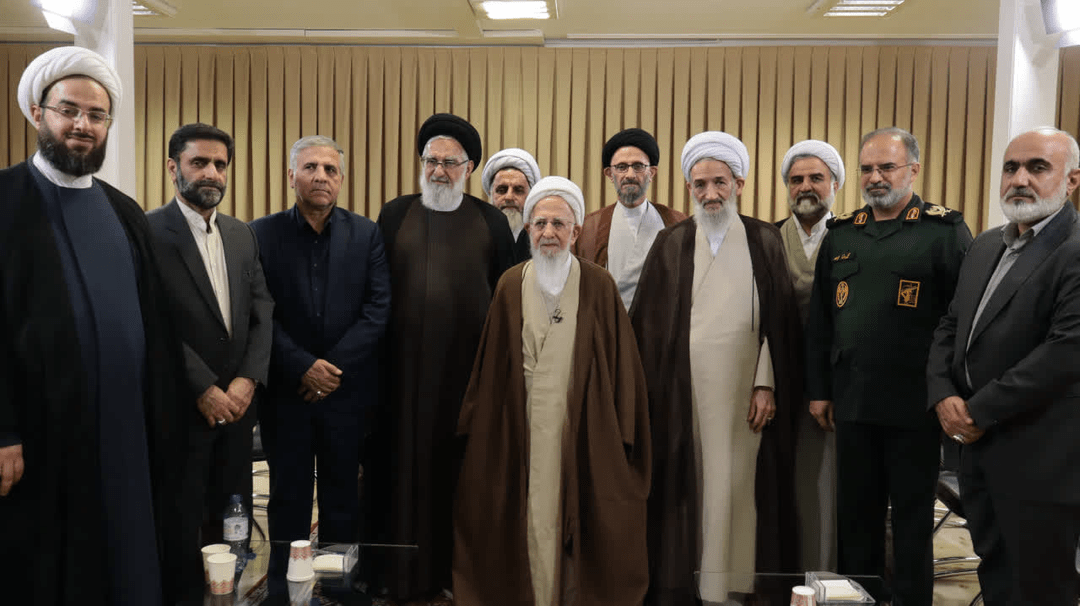 وظیفه حوزه و دانشگاه جهل زدایی از جامعه است