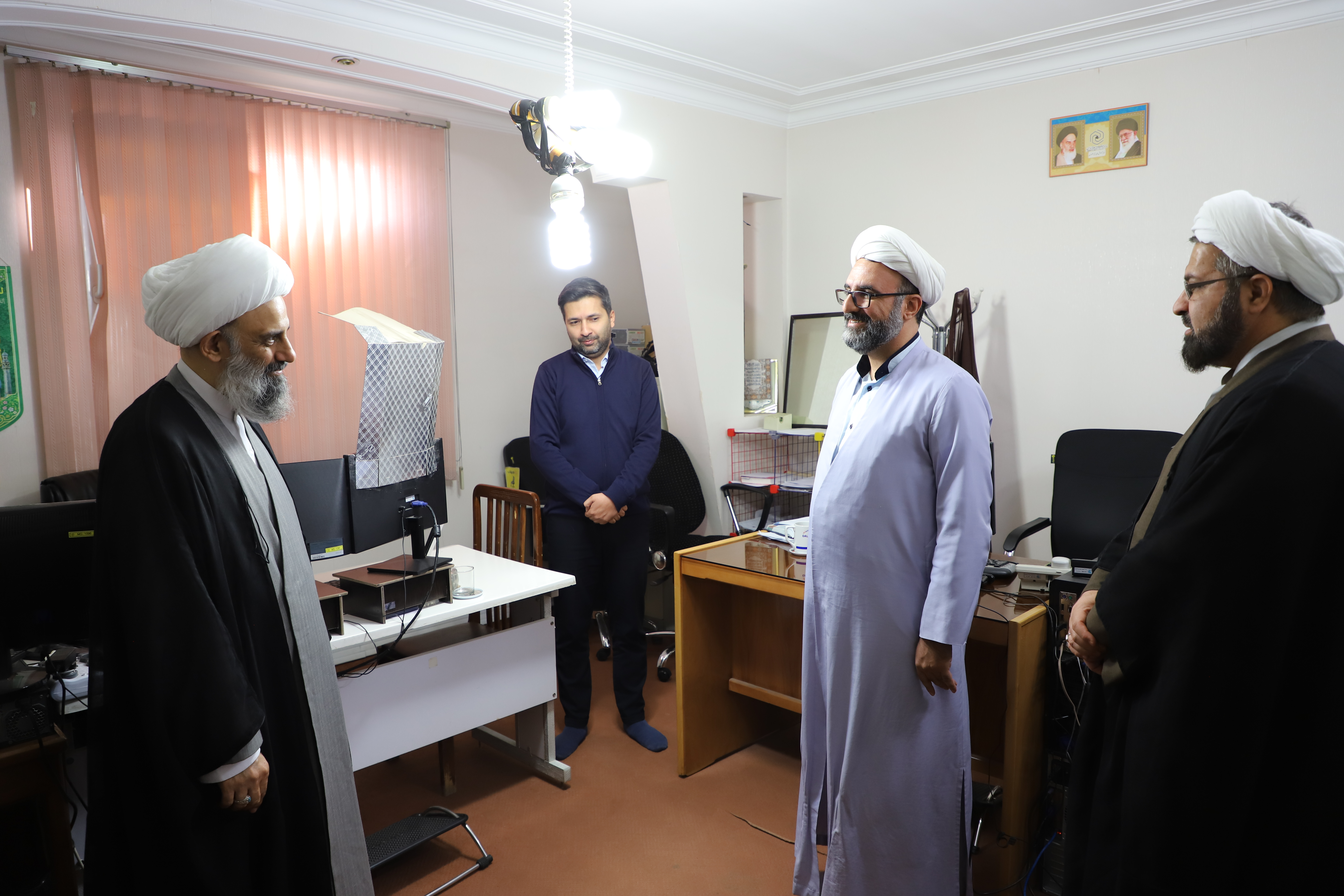 بازدید مدیر حوزههای علمیه خواهران از مرکز آموزشهای غیرحضوری+ عکس