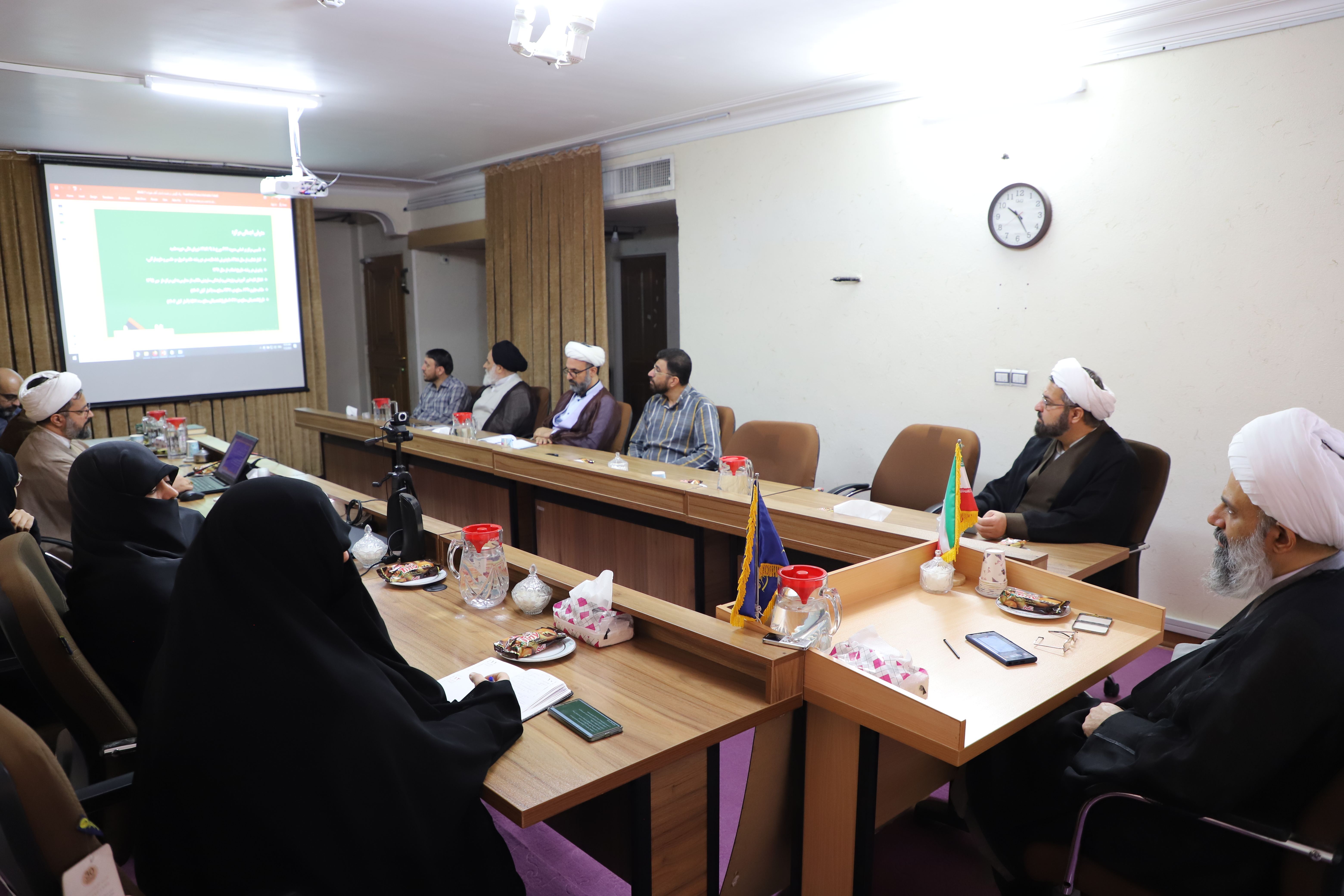 بازدید مدیر حوزههای علمیه خواهران از مرکز آموزشهای غیرحضوری+ عکس