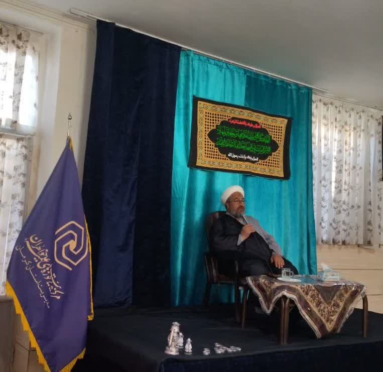 خطبه‌های حضرت زینب(س) جامعه را متوجه مسئولیت خود کرد