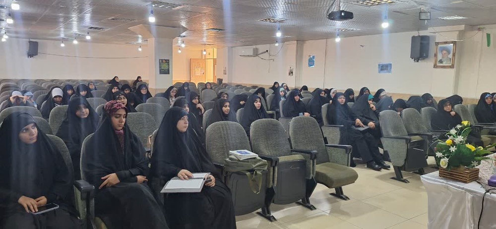 برگزاری کرسی آزاداندیشی «اشتغال زنان؛ اولویت، خانواده یا استقلال مالی؟» در دزفول