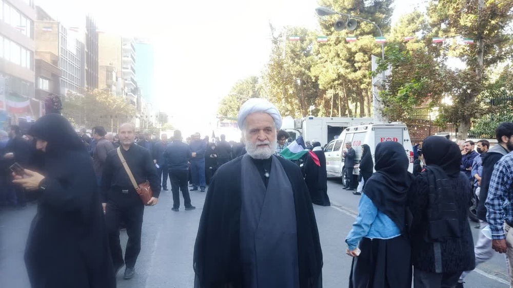 حضور مدیر حوزه علمیه خواهران استان تهران در مراسم راهپیمایی یوم الله ۱۳ آبان 