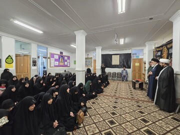 حوزه/ طلایه‌داران نور بدرقه شدند؛ طلاب سیکل حوزه‌های علمیه خواهران یزد عازم مناطق عملیاتی دفاع مقدس