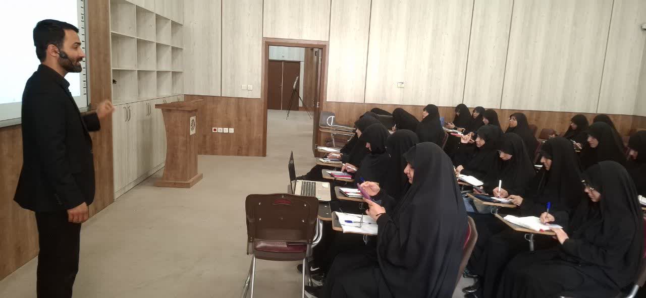 برگزاری دومین دوره «تربیت استاد فنون و مهارت‌های پژوهشی و تربیت مربی پیشگامان سئو» در مشهد مقدس