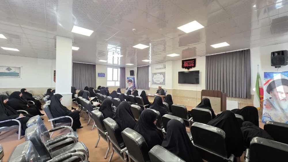 طلاب با الگوبرداری از حضرت فاطمه(س) در تقویت تقوای خود و دیگران بکوشند