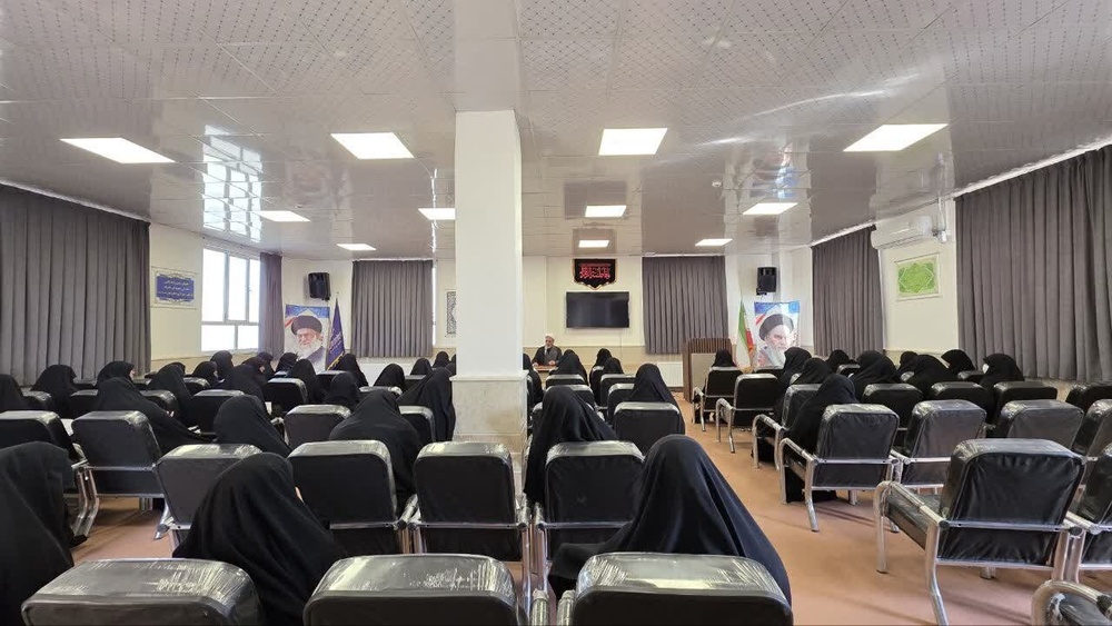 طلاب با الگوبرداری از حضرت فاطمه(س) در تقویت تقوای خود و دیگران بکوشند