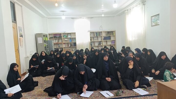 تصاویر/ حضور مدیر و معاونان مدیریت حوزه علمیه خواهران استان کرمان در مدرسه علمیه فاطمه الزهرا (س) بم