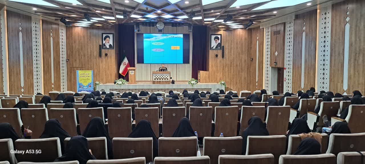 افتتاحیه دوره کشوری «کتابخانه هوشمند؛ کاربرد هوش مصنوعی در بهینهسازی فرایندهای کتابخانهای»، در مشهد