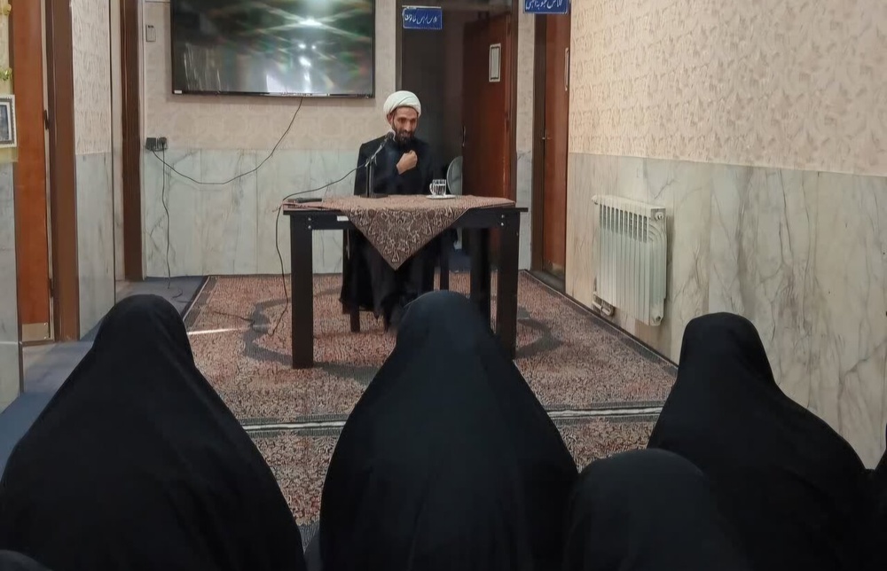 مقاومت در برابر تهاجم فرهنگی، مصداق امروزی ولایتمداری است