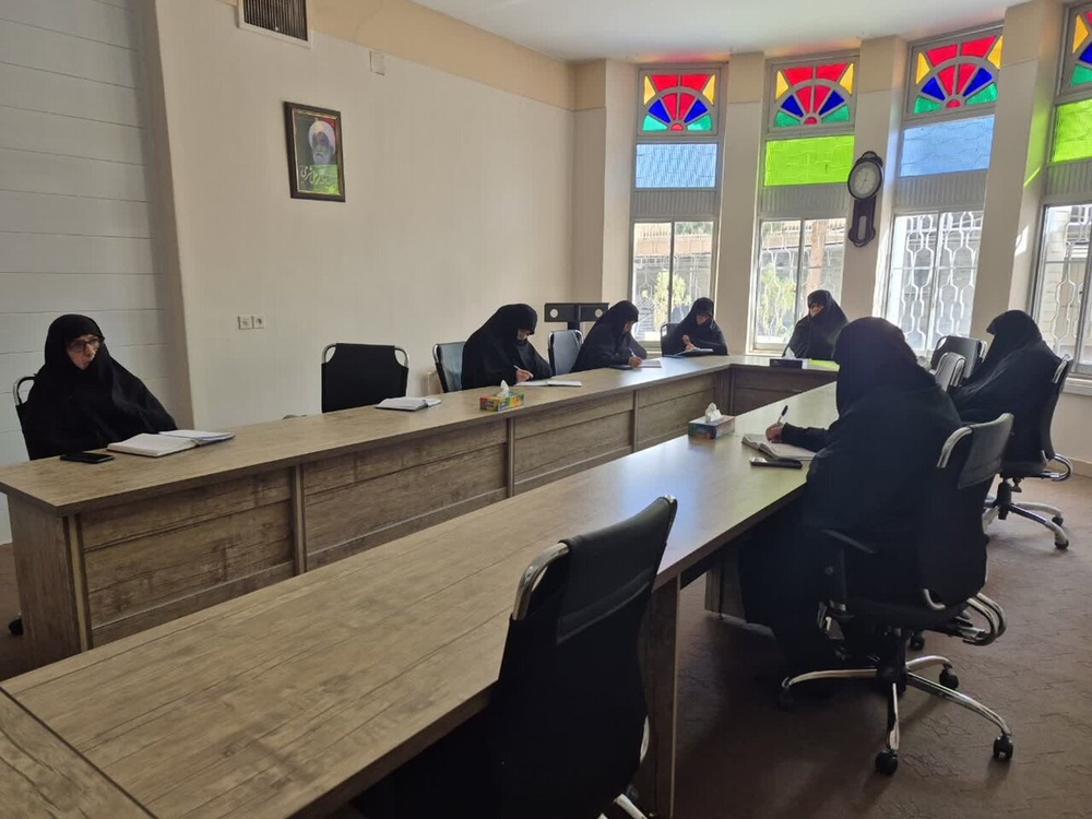 غفلت از گذرا بودن دنیا، انسان را در بحرانها غافلگیر میکند