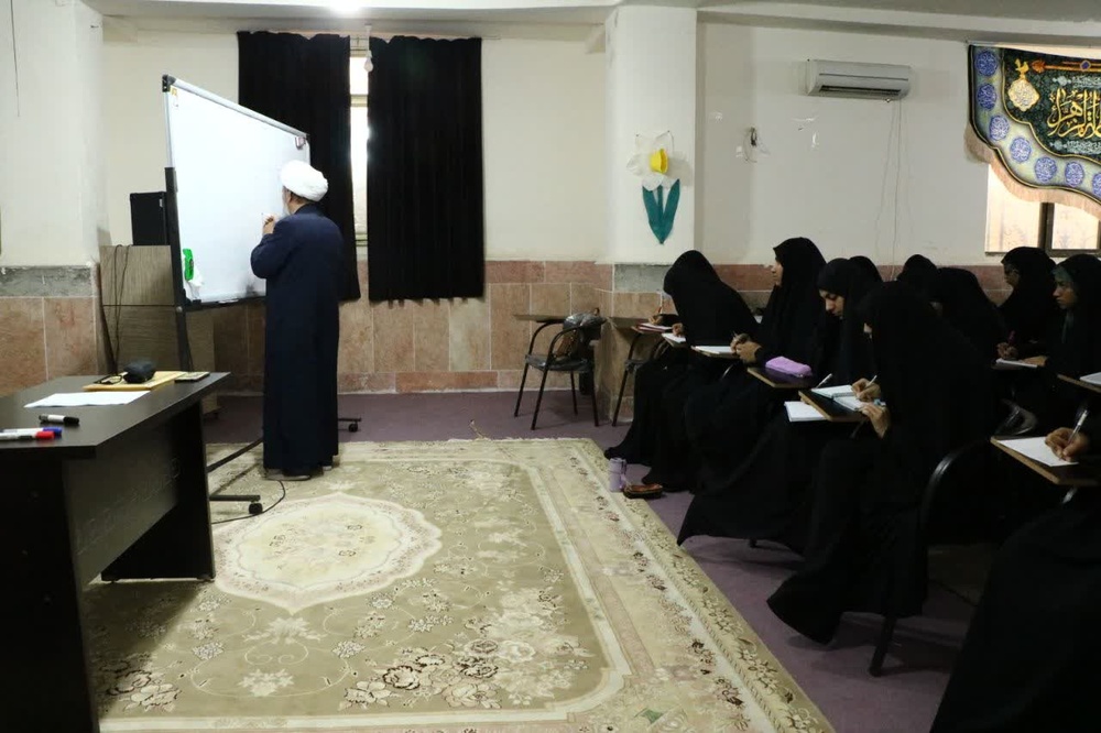 برگزاری نشست علمی- پژوهشی ضرورت‌ها و الزامات تحقق خانواده مهدوی تراز تمدن نوین اسلامی در میناب