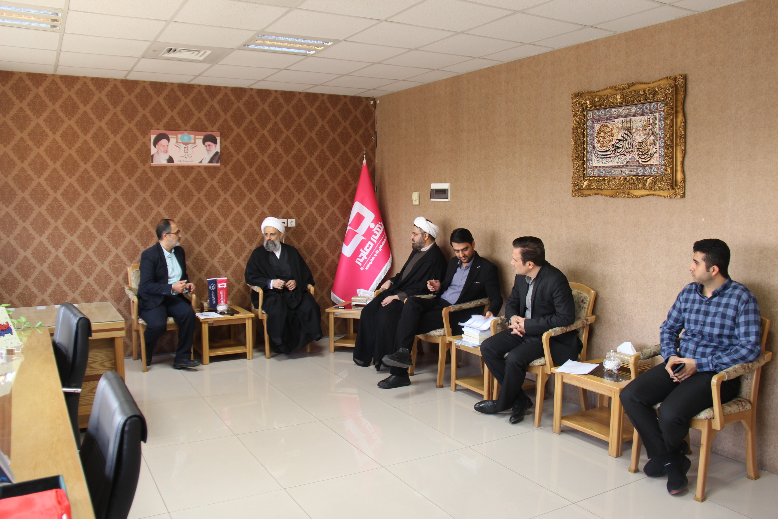 بازدید مدیر حوزه‌های علمیه خواهران از مرکز نشر هاجر و رونمایی از ۱۷ اثر جدید