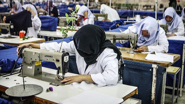 ۲ میلیون زن شاغل در مشاغل غیررسمی کار می‌کنند