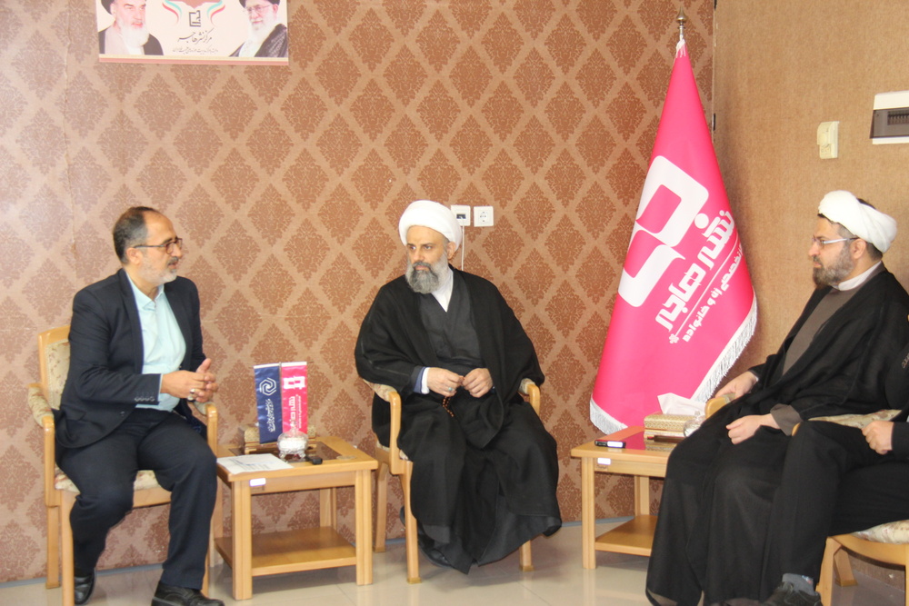 بازدید مدیر حوزه‌های علمیه خواهران از مرکز نشر هاجر و رونمایی از ۱۷ اثر جدید