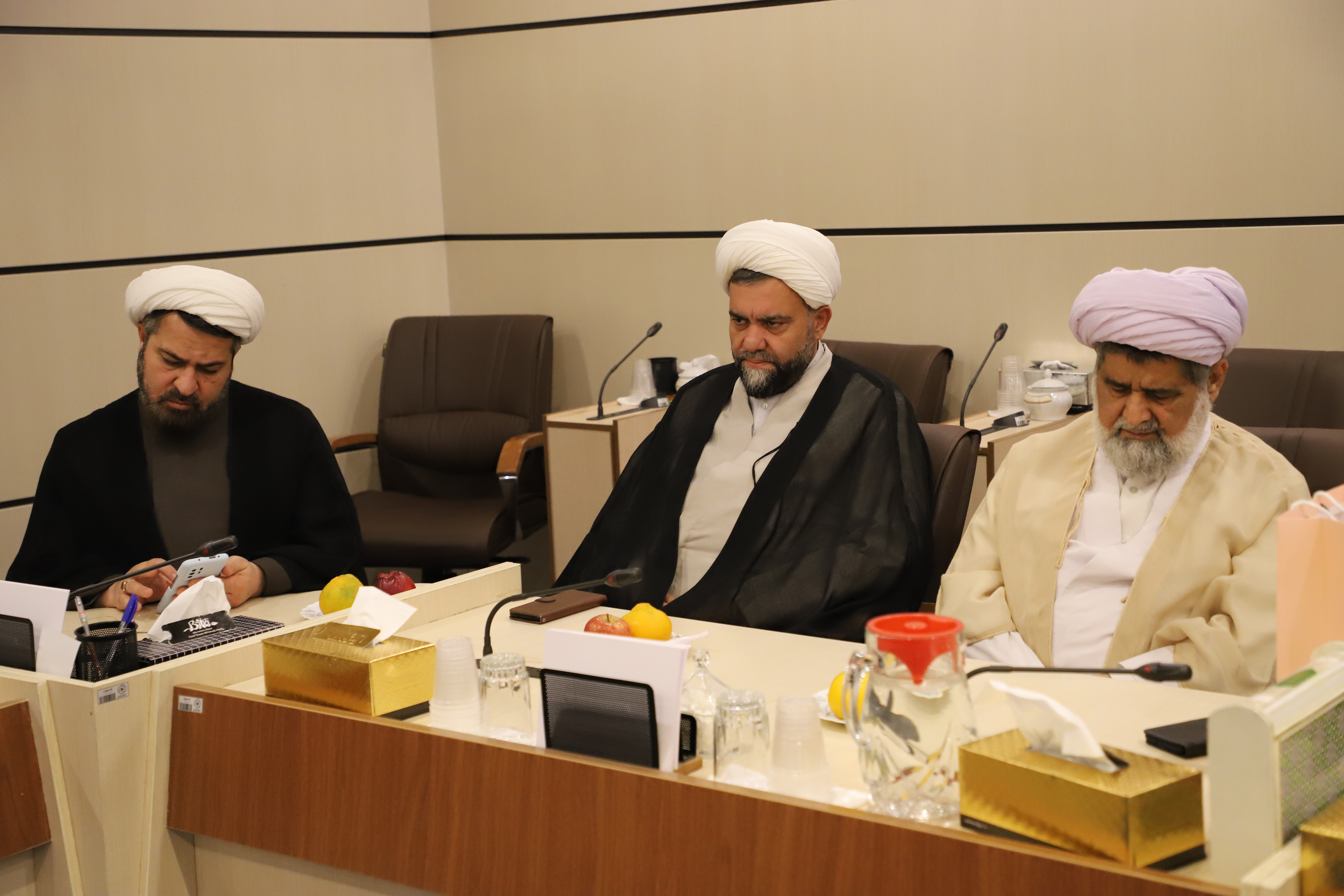 دیدار اعضاء هیئت مدیره جامعه خیرین با مدیر حوزه‌های علمیه خواهران