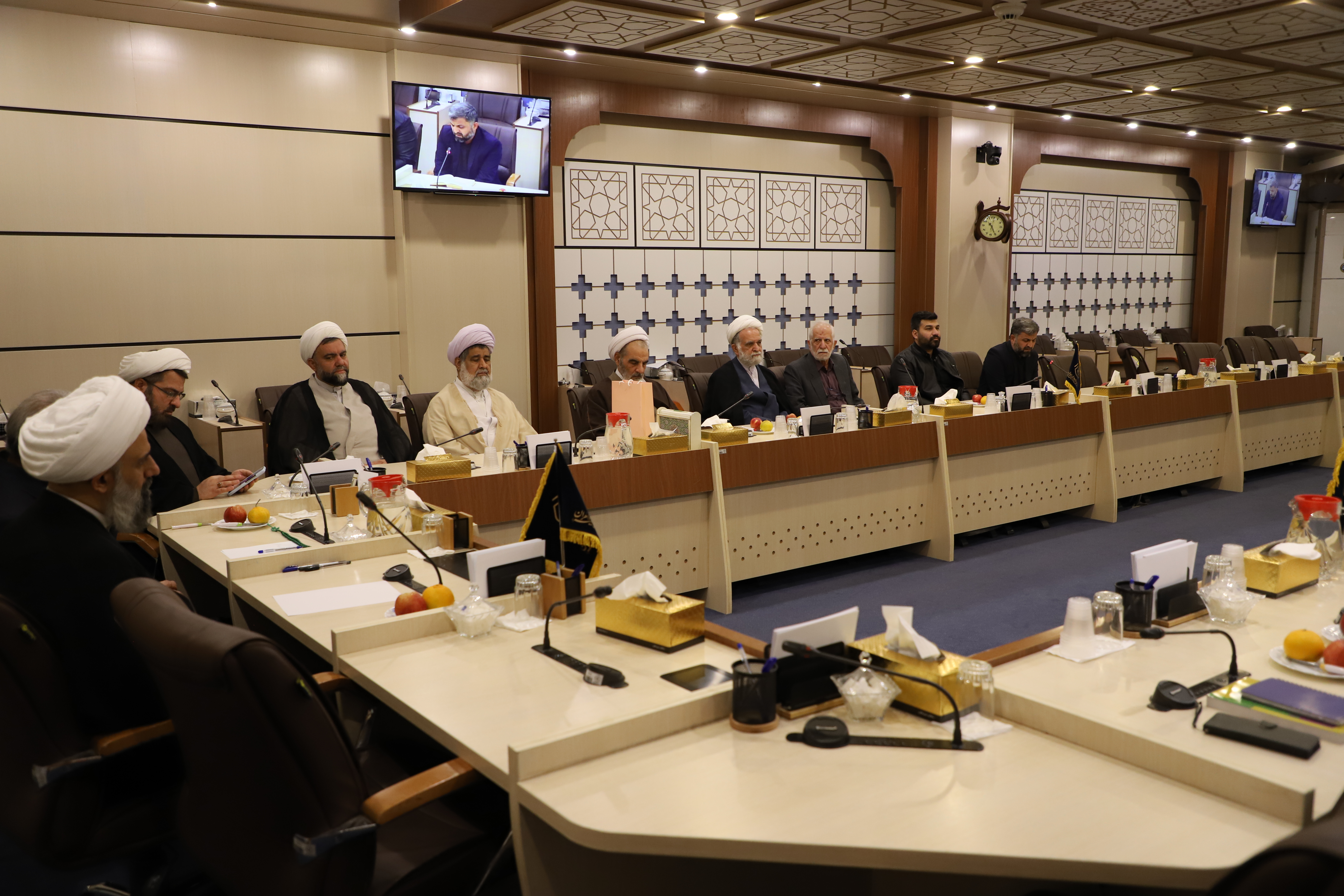 دیدار اعضاء هیئت مدیره جامعه خیرین با مدیر حوزههای علمیه خواهران