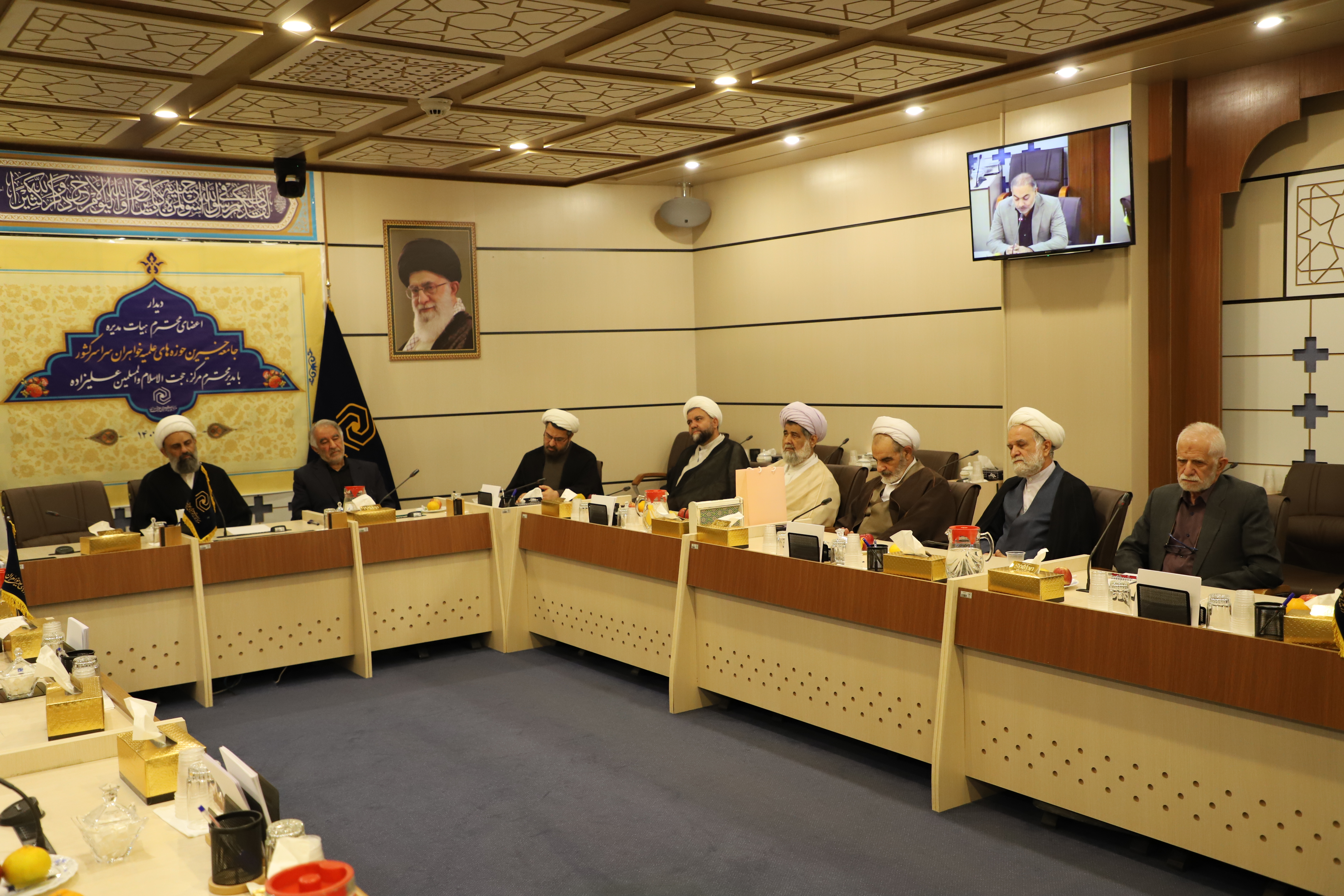 دیدار اعضاء هیئت مدیره جامعه خیرین با مدیر حوزه‌های علمیه خواهران