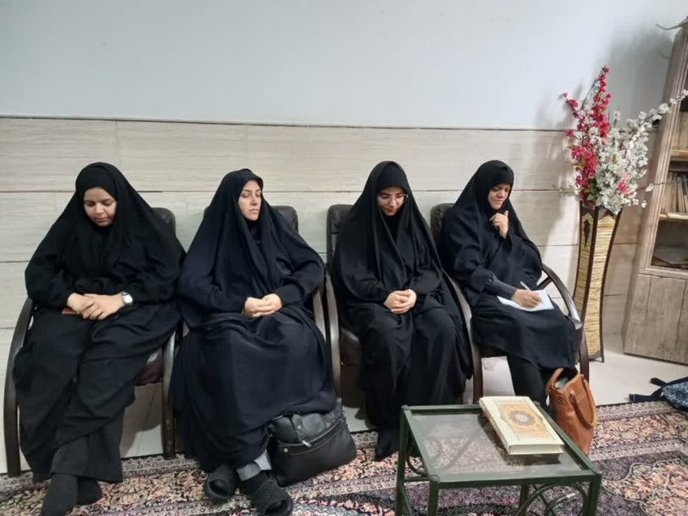 برگزاری نشست آرایشهای نوظهور و احکام شرعی در رفسنجان