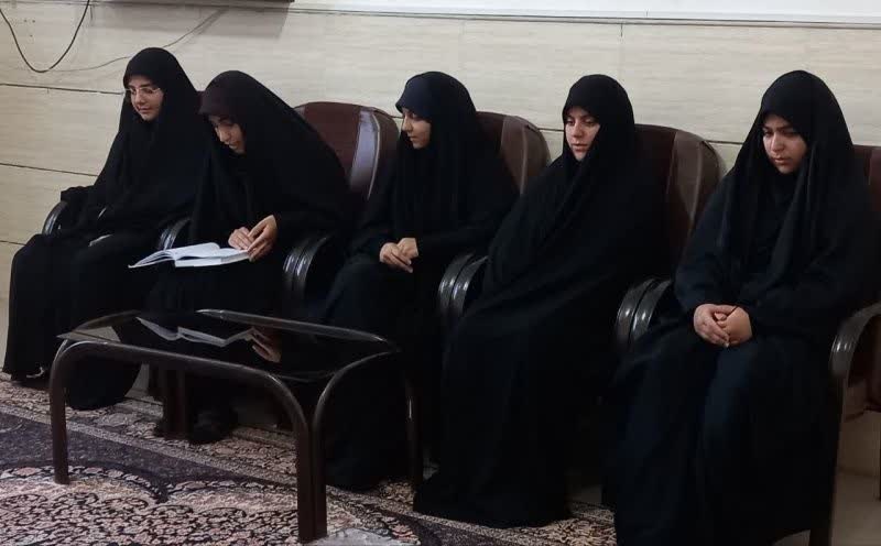 برگزاری نشست آرایشهای نوظهور و احکام شرعی در رفسنجان