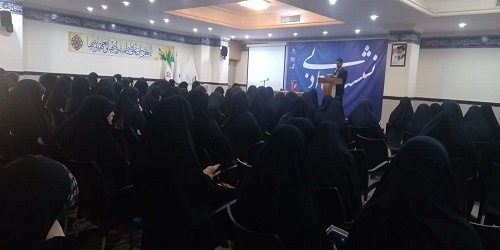 بازدید علمی طلاب حوزه علمیه خواهران قم از مرکز نشر هاجر