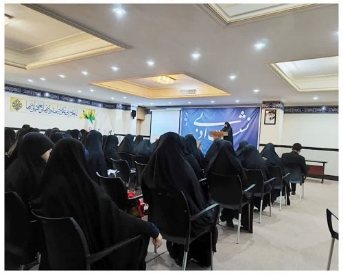 بازدید علمی طلاب حوزه علمیه خواهران قم از مرکز نشر هاجر