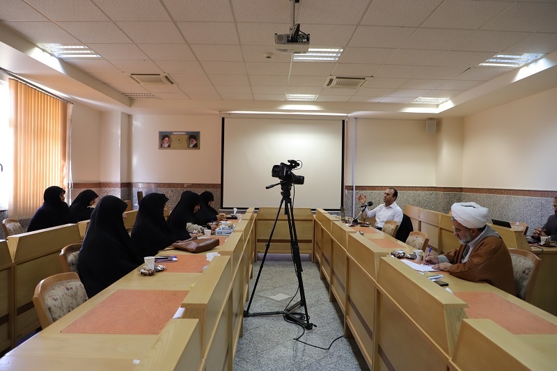 نشست «نقشهای جدید کتابداران در عصر هوش مصنوعی؛ از تحلیل داده تا آموزش سواد هوش مصنوعی»