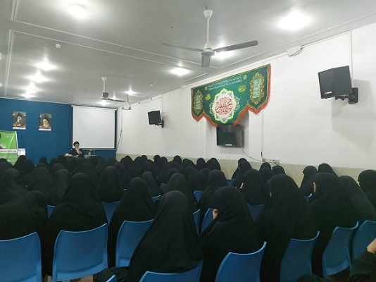 تقویت رابطه با حضرت ولی‌عصر(عج) معیار اساسی موفقیت طلبه است