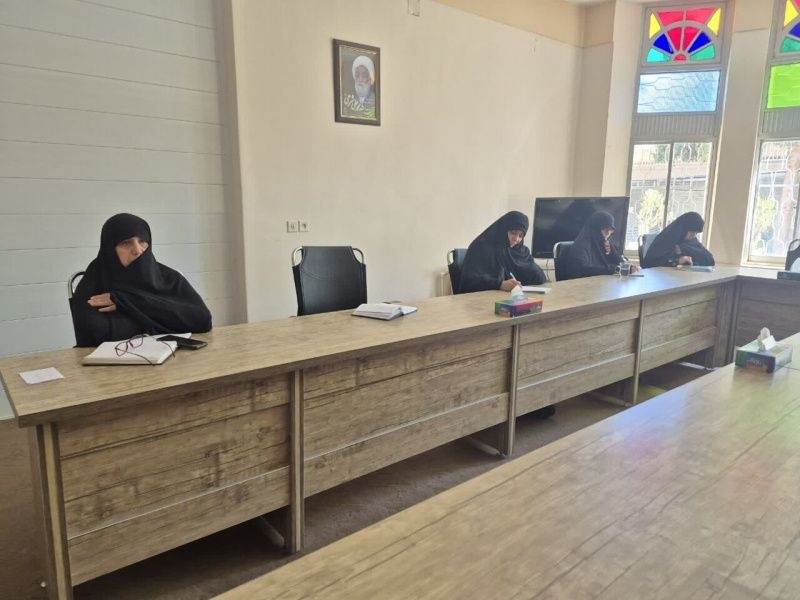 تاریخ انقلاب روایت پیروزی ایمان بر قدرت‌های بزرگ و استکباری است