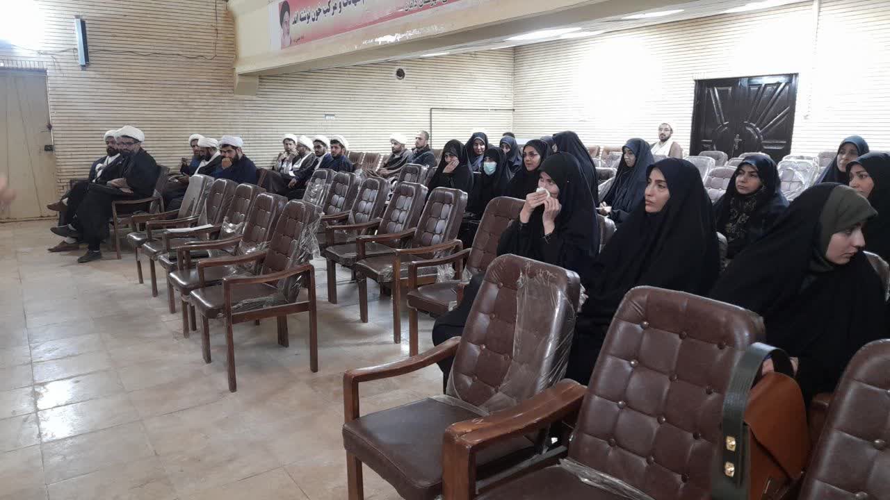 راهکارهای ارتباط مؤثر با نوجوانان تشریح شد